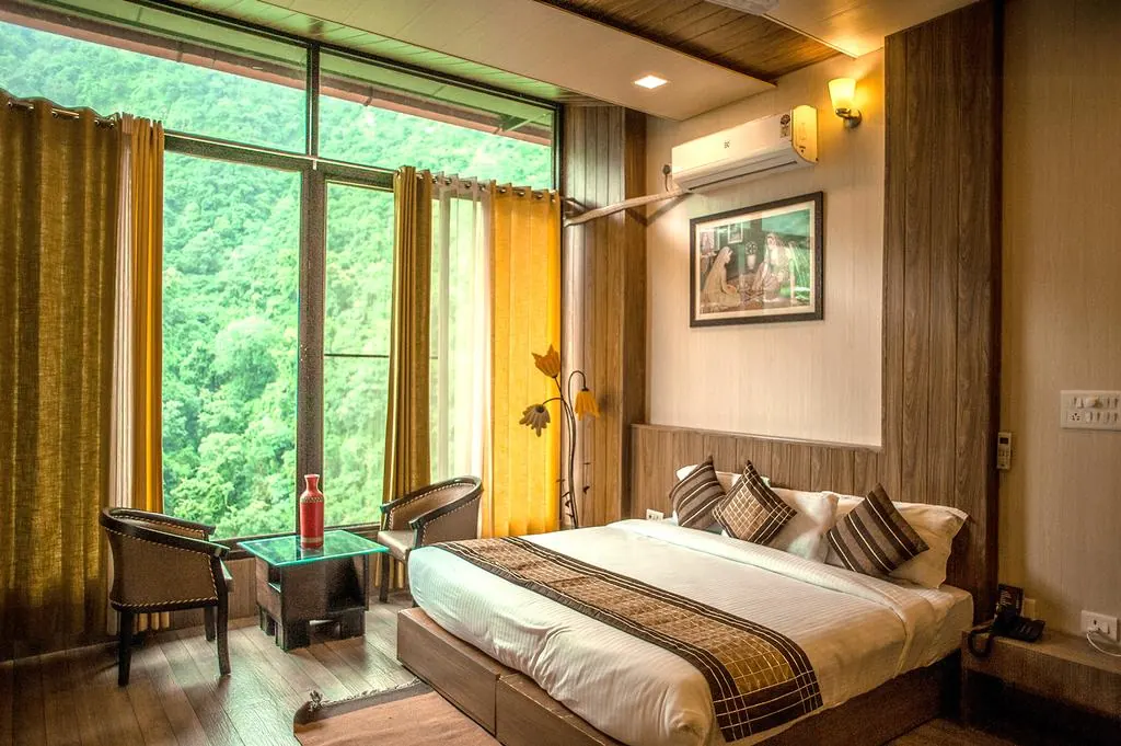 Haut Monde Hill Stream Resort